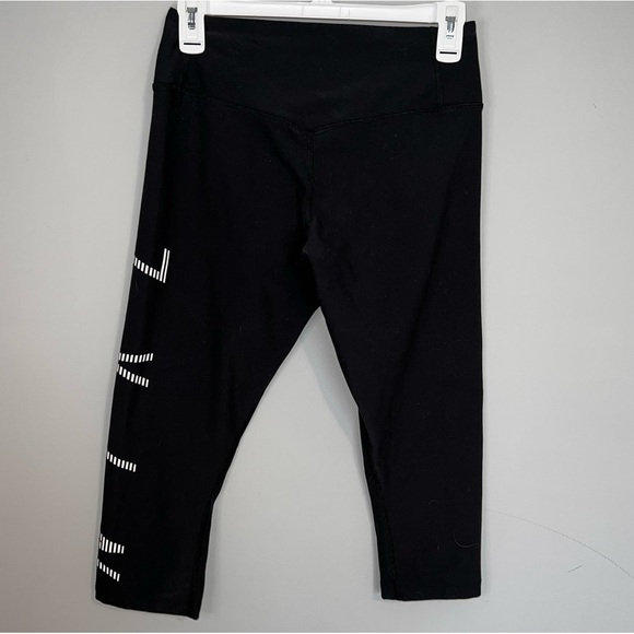 Nike Black and White Athletic Leggings - Picture 3 of 8